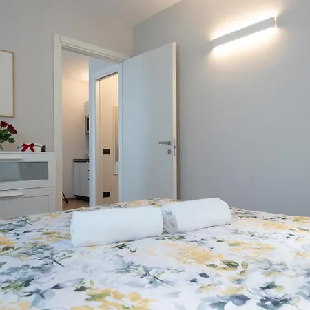 Апартаменты Elegante Bilocale Panoramico Belvedere Comfort Треизо